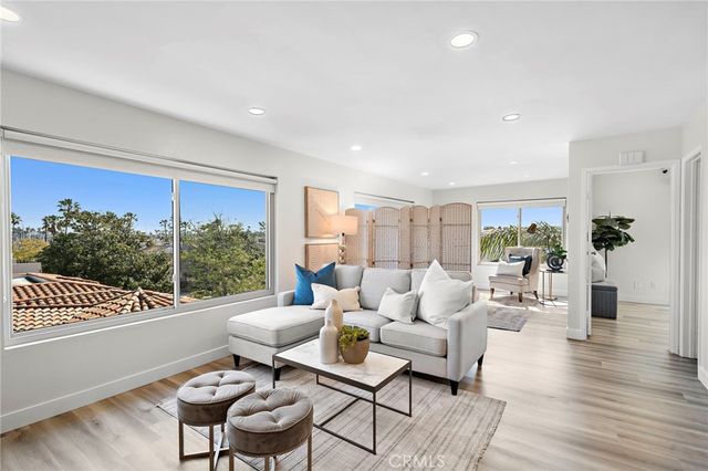 5959 E Naples Plaza 306, Long Beach, CA 90803