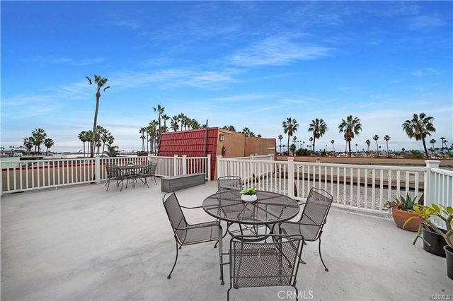 5959 E Naples Plaza 306, Long Beach, CA 90803