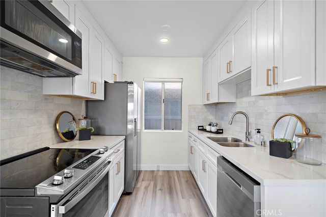 5959 E Naples Plaza 306, Long Beach, CA 90803