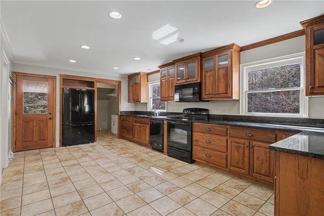 887 Big Springs Road SE, Calhoun, GA 30701