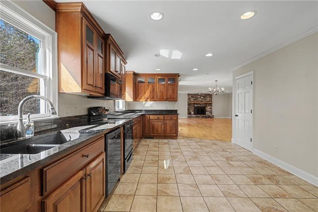 887 Big Springs Road SE, Calhoun, GA 30701