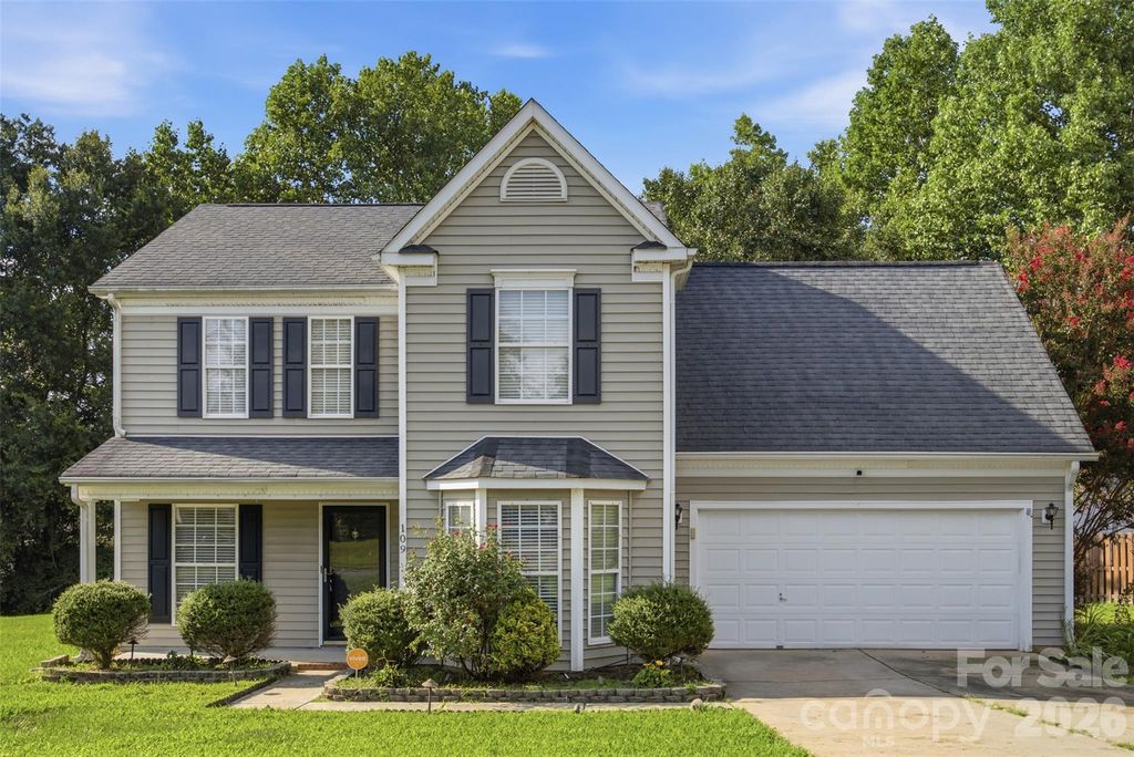 109 Clairwood Drive, Mount Holly, NC 28120