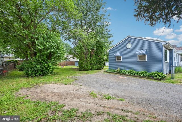 137 EDMUND ST, Hamilton, NJ 08610