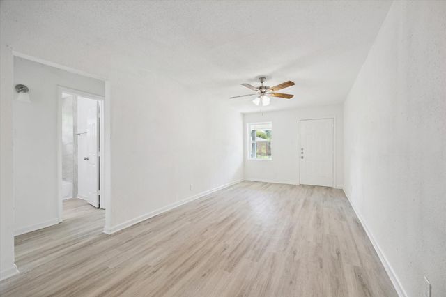 5111 Clover Street B, Houston, TX 77033