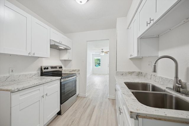 5111 Clover Street B, Houston, TX 77033