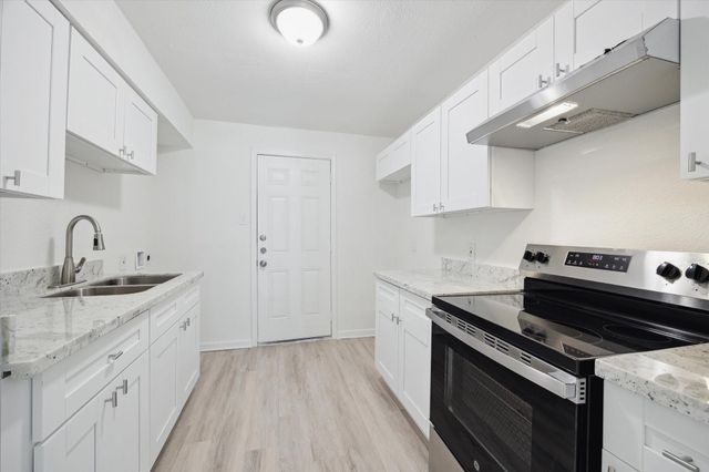 5111 Clover Street B, Houston, TX 77033