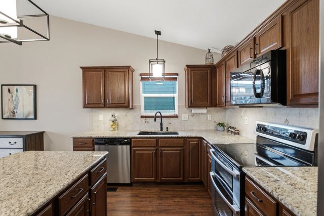 2917 N Rock Bridge Ct, Derby, KS 67037