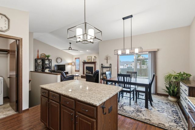 2917 N Rock Bridge Ct, Derby, KS 67037