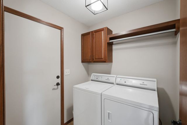 2917 N Rock Bridge Ct, Derby, KS 67037