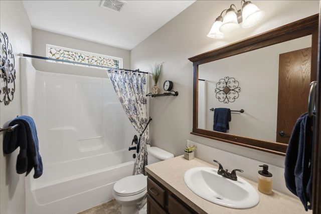 2917 N Rock Bridge Ct, Derby, KS 67037