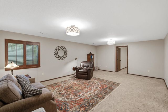2917 N Rock Bridge Ct, Derby, KS 67037