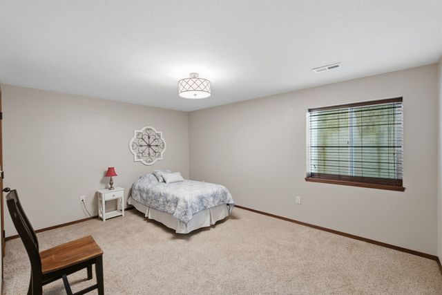 2917 N Rock Bridge Ct, Derby, KS 67037