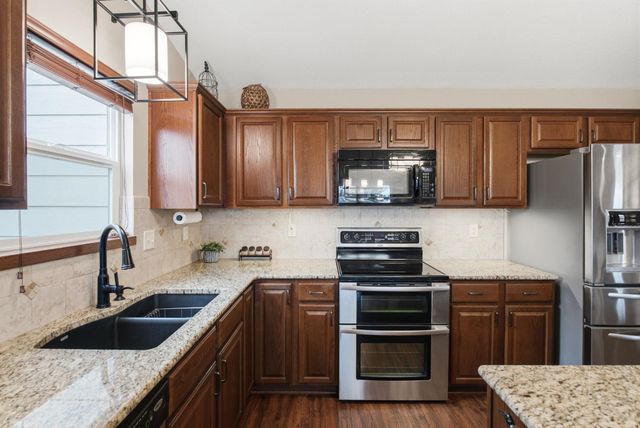2917 N Rock Bridge Ct, Derby, KS 67037