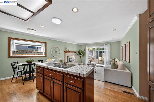21723 Shadyspring Rd, Castro Valley, CA 94546