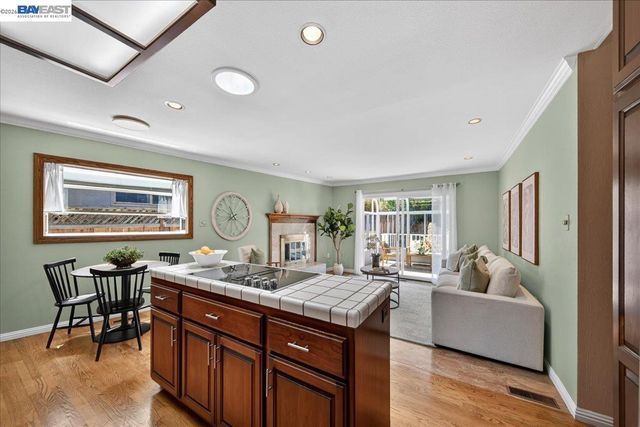 21723 Shadyspring Rd, Castro Valley, CA 94546