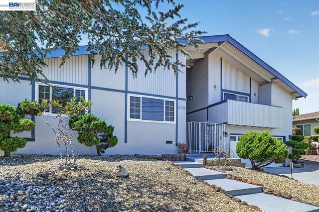 21723 Shadyspring Rd, Castro Valley, CA 94546