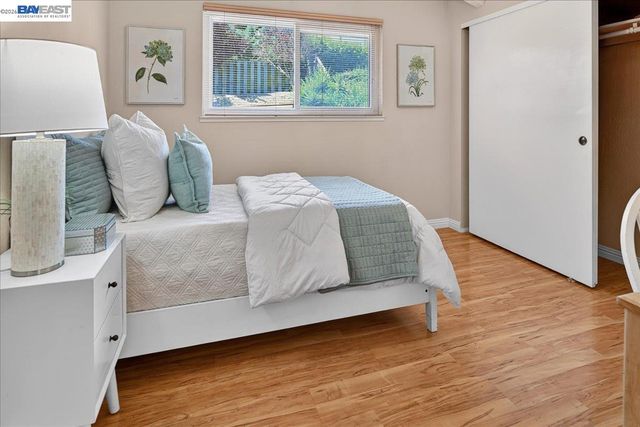 21723 Shadyspring Rd, Castro Valley, CA 94546