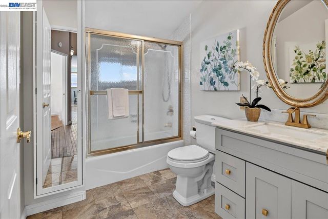 21723 Shadyspring Rd, Castro Valley, CA 94546