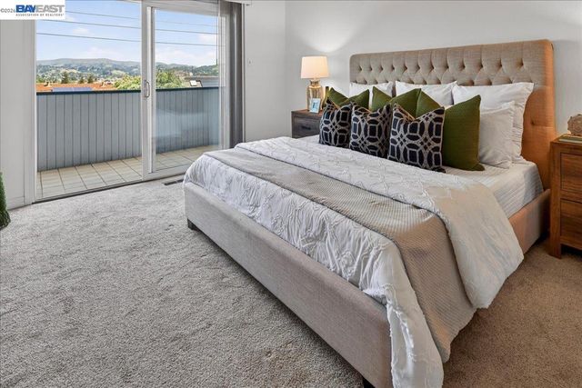 21723 Shadyspring Rd, Castro Valley, CA 94546
