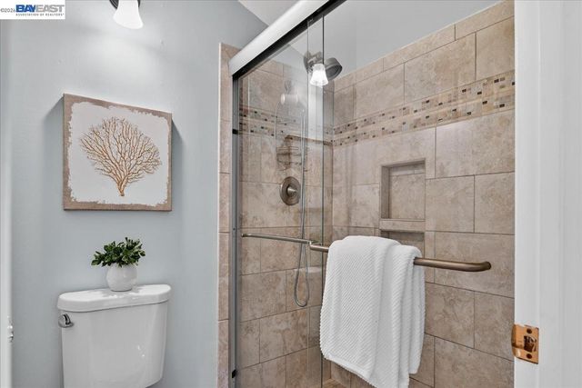 21723 Shadyspring Rd, Castro Valley, CA 94546