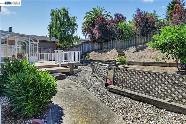 21723 Shadyspring Rd, Castro Valley, CA 94546