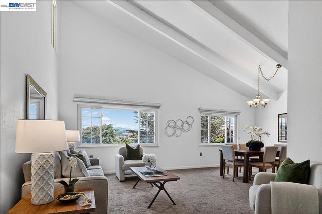21723 Shadyspring Rd, Castro Valley, CA 94546