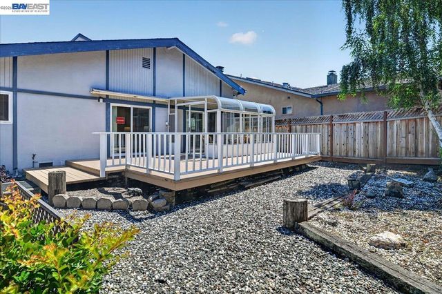 21723 Shadyspring Rd, Castro Valley, CA 94546
