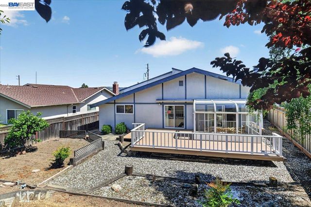 21723 Shadyspring Rd, Castro Valley, CA 94546