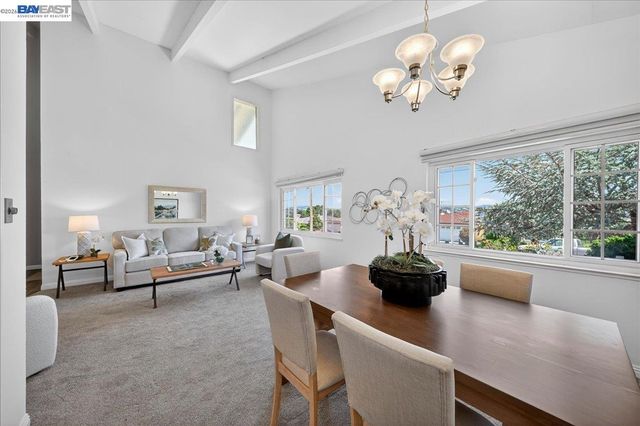 21723 Shadyspring Rd, Castro Valley, CA 94546