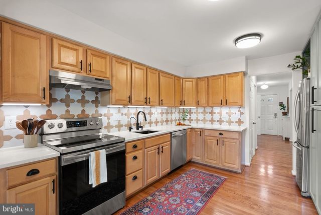 9607 LAKE BRADDOCK DR, Burke, VA 22015