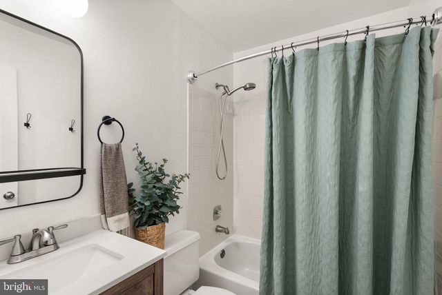 9607 LAKE BRADDOCK DR, Burke, VA 22015