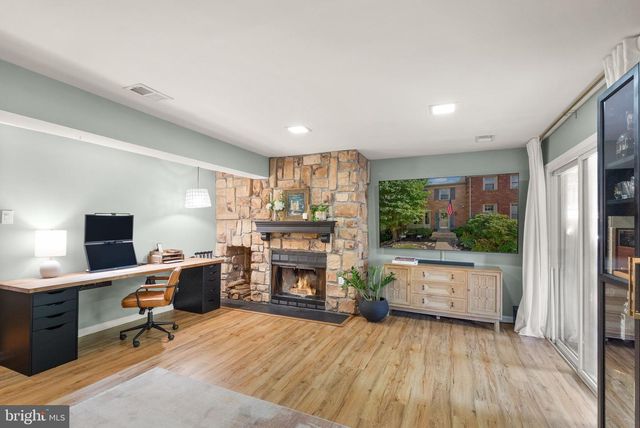 9607 LAKE BRADDOCK DR, Burke, VA 22015