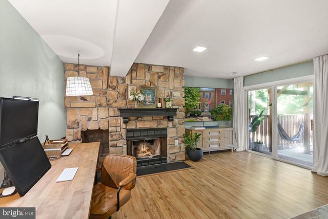 9607 LAKE BRADDOCK DR, Burke, VA 22015