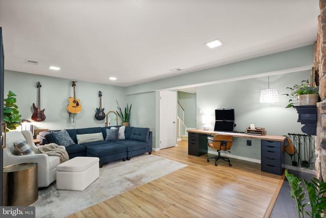 9607 LAKE BRADDOCK DR, Burke, VA 22015