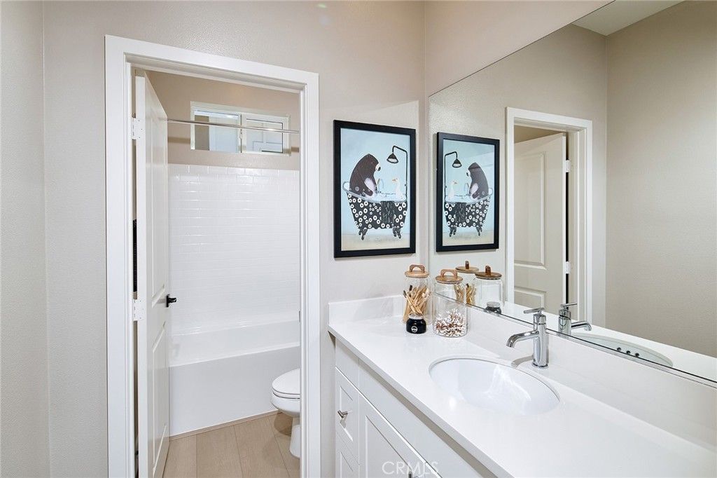 Image 13 of property listing at 16573 Bottlebrush Lane 3, Fontana, CA 92336