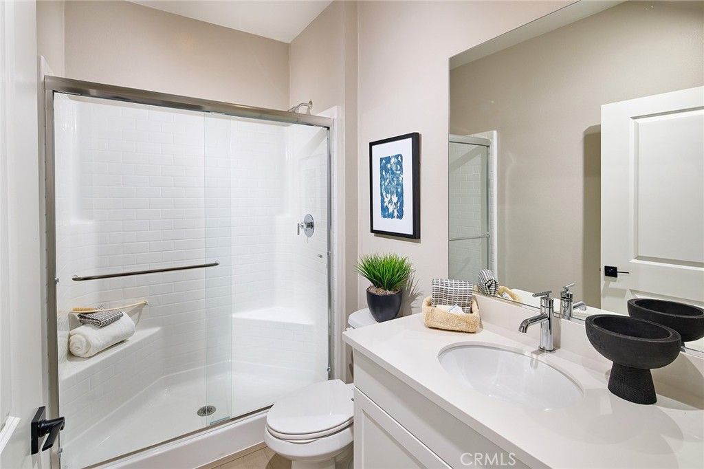 Image 15 of property listing at 16573 Bottlebrush Lane 3, Fontana, CA 92336