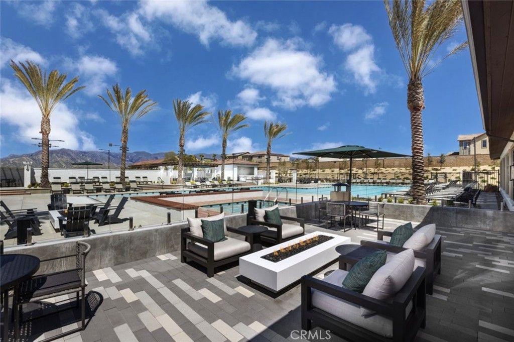 Image 26 of property listing at 16573 Bottlebrush Lane 3, Fontana, CA 92336