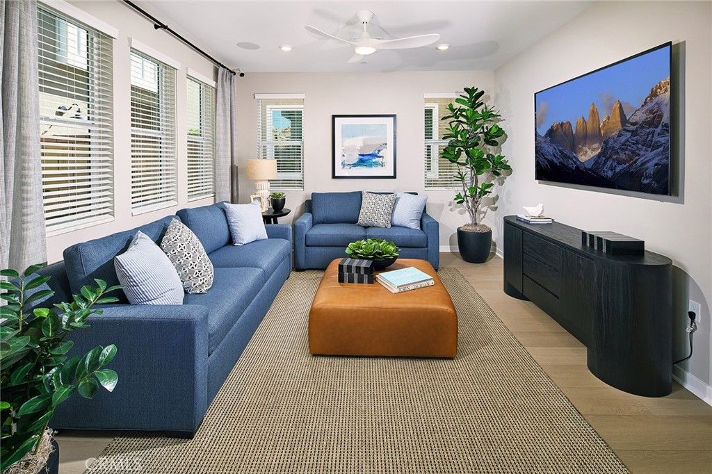 Image 6 of property listing at 16573 Bottlebrush Lane 3, Fontana, CA 92336