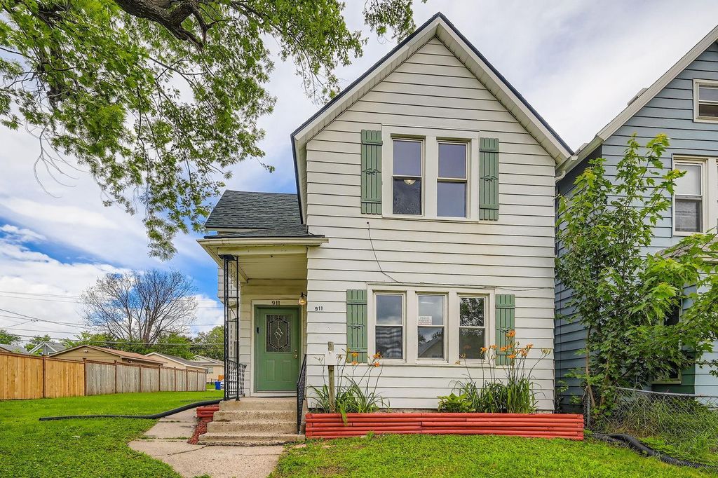 911 Sims Avenue, Saint Paul, MN 55106