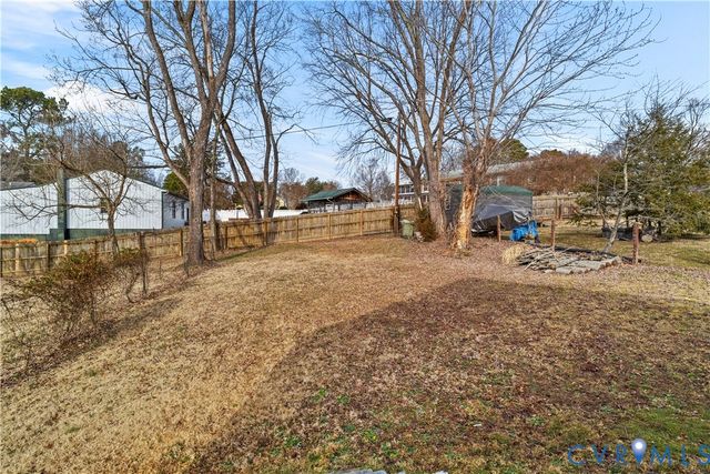 713 MONROE St, Farmville, VA 23901