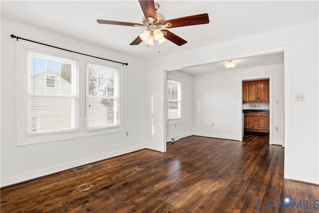 713 MONROE St, Farmville, VA 23901