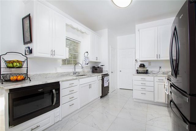 2360 Capital Drive, Mobile, AL 36695