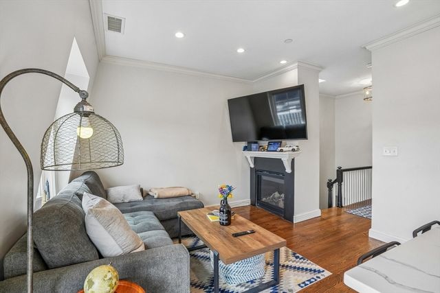31 Brighton St 3, Boston, MA 02129