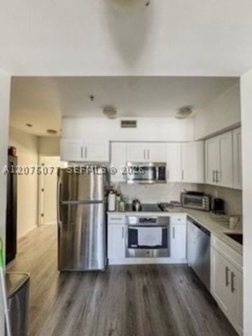 810 7th St 106, Miami Beach, FL 33139