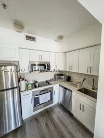 810 7th St 106, Miami Beach, FL 33139
