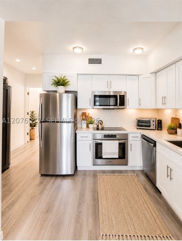 810 7th St 106, Miami Beach, FL 33139