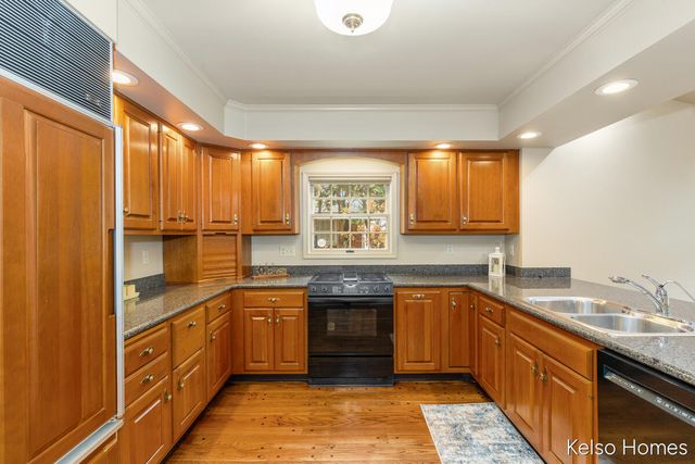 635 N Linden Street, Marshall, MI 49068