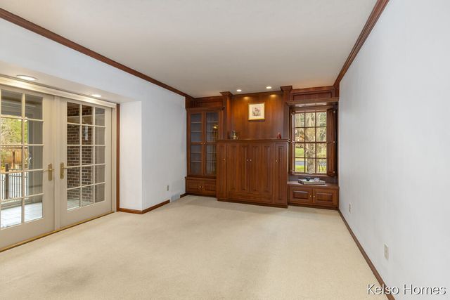 635 N Linden Street, Marshall, MI 49068