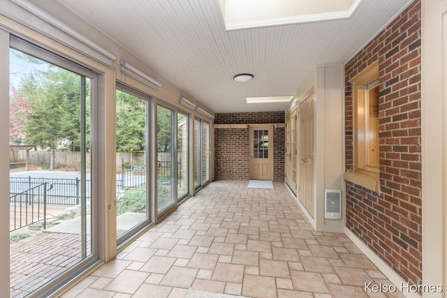 635 N Linden Street, Marshall, MI 49068