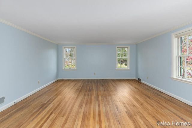 635 N Linden Street, Marshall, MI 49068